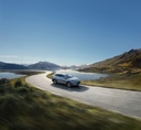 SEAL U DM-i_LHD_KV_Outside_On Road_Right Front Top 65°